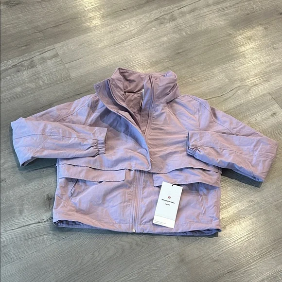 Lululemon Always Effortless Jacket
Dusty Rose - Picture 3 of 15